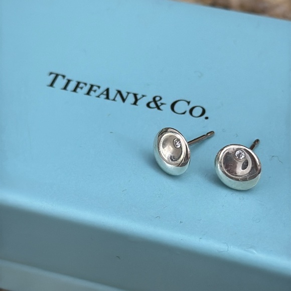 Rare Diamond Stud Tiffany & Co. retired Elsa Perretti Silver Studs - Picture 2 of 3
